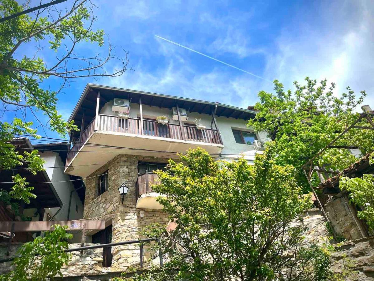 The Green Guest House Of Veliko Tarnovo-Amazing View, Top Location Екстериор снимка